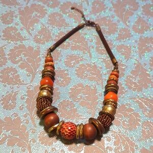 Eye-Catching Chunky 9.5" Necklace